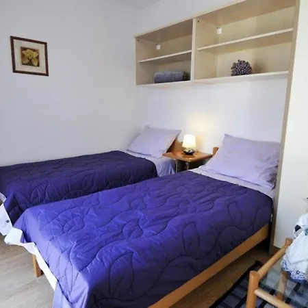 Katarina - One-bedroom With Terrace And Garden View Apartment