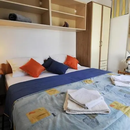 Apartment Katarina - One-bedroom With Terrace And Garden View *